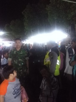 Babinsa Ramil 0816/14 pantau keamanan Basar Rakyat memperingati HARDIKNAS tahun 2019