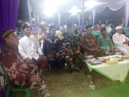 Babinsa Ramil 0816/13 Wonoayu hadiri acara wisuda santriwan/wati di wilayah binaan