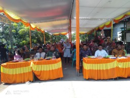 Babinsa Desa Lambangan beri motivasi pada puluhan murid RA Jannah-KB MI Darul Fikri