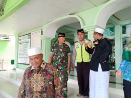 Batuud Koramil 0816/04 Porong manunggal dengan rakyat
