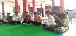 Anggota Koramil 0816/13 Hadiri Pengajian Nyambut Bulan Suci Ramadhan