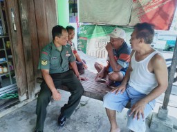 Babinsa Koramil 0816/08 Jabon Serka Soleh secara rutin dan berkesinambungan melaksanakan Komunikasi Sosial