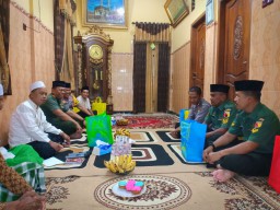 Danramil 0816/13 Wonoayu Buka Puasa Bersama dengan Komponen Masyarakat