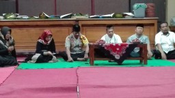 Danramil 0816/03 Buduran menghadiri undangan buka bersama di Kecamatan Buduran