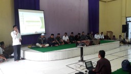 Danramil 0816/09 Krian hadiri buka Puasa Bersama SMK Mitra Sehat Krian