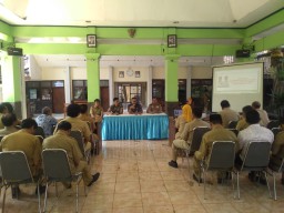 Babinsa Koramil 0816/09 hadiri Sosialisasi Penerimaan Peserta Didik Baru PPDB TK, SD, dan SMP Negeri Tahun ajaran 2019/2020.