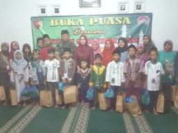 Danramil 0816/13 Wonoayu Mengadakan Buka Puasa Bersama Yatim Piatu Dan Warakauri
