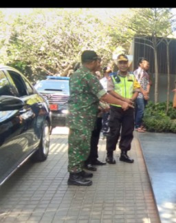 Danramil 0816/02 Candi Sambut Kedatangan Ibu Shinta Nuriyah Abdurrahman Wahid