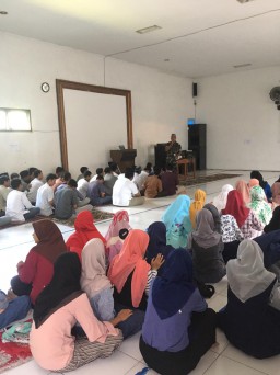Babinsa 17/Gedangan tingkatkan wasbang di SMA Hangtuah 2 Gedangan Sidoarjo
