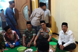 Jaga Sinergitas Batimin Komsos dan Babinsa Lakukan Komsos Bersama Tomas