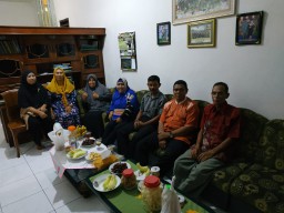 Persit KCK Ranting 16 &amp; Anggota Koramil 0816/15 Sukodono Silaturrohim Ke Purnawirawan TNI AD