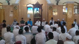 Babinsa Desa Kedungsugo Hadiri Pengajian di Masjid Al- Furqon.