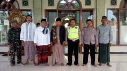 Babinsa Koramil 0816/08 Jabon Melaksanakan Solat Idul Fitri 1440 H bersama warga Ds Binaannya