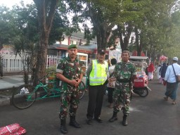 Babinsa Koramil 0816/01 Kota Sidoarjo ikut amankan sholat idul Fitri 1 syawal 1440 H