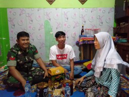 Usai Cuti Lebaran, Babinsa Koramil 0816/13 Wonoayu Koptu Andre Silahturahmi Dengan Warga Desa Binaa