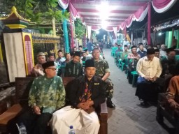 Babinsa Desa Wonomelati Hadiri Pengajian dalam Rangka Halal Bihalal