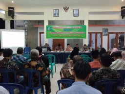 Babinsa Koramil 0816/18 Sedati Hadiri Rapat MusDes Desa Cemandi.