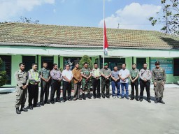 Jalin persaudaraan, Danramil 0816/08 Jabon bersama Polsek Jabon adakan halal bihalal