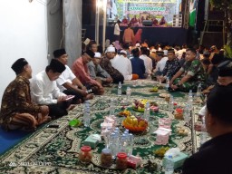 Babinsa 0816/13 Wonoayu Pengajian Umum Di Wilayah Binaan Desa Becirongengor Kecamatan Wonoayu