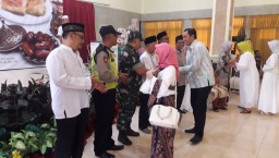 Babinsa Peltu Puguh Santoso, S. Pdi hadiri wisuda SMA AL ISLAM KRIAN Tahun ajaran 2018/2019