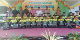 MADRASAH IBTIDAIYAH DARUL ULUM SIMPANG PRAMBON LULUSKAN 25 SISWA DAN SISWI TH 2019.