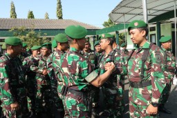 Dandim 0816/Sidoarjo pimpin upacara pemberangkatan personel Satgas Teritorial Wilayah Dam XVI/Patimura