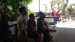 Babinsa Koramil 0816/08 Jabon Menghadiri Pemakaman Warga Binaannya.