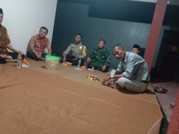 Babinsa Desa Cemengbakalan menghadiri sosialisasi Keluarga Remaja BKR di Kampung KB