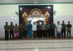 Koramil 0816/06 Tanggulangin Dengan Warga/ Masyarakat Sholat Tahajud Bersama