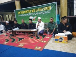 Babinsa Kodim 0816/01 Sidoarjo hadiri kegiatan Jamiyah Khtmil Quran dan Sholawat bersama