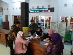 Wadah interaksi harmonis, Babinsa Kel. Pucang anom komsos dengan Bidan Desa dan pengurus PKK