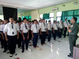 Danramil 0816/13 Wonoayu Bekali Wasbang Peserta Didik Baru SMP Negeri 1 Dan SMA Negeri 1 Wonoayu
