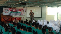 Babinsa Kodim 0816/03 Buduran mengajarkan materi Wasbang dan Bela Negara