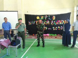 Batuud Koramil 0816/01 ikut bekali materi wawasan kebangsaan di SMP dan SMA Mutiara Bunda Sidoarjo.