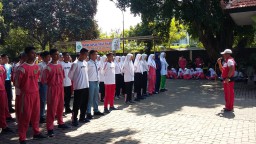 Babinsa Koramil 0816/09 Krian Dalam rangka Seleksi Colon Paskibra.