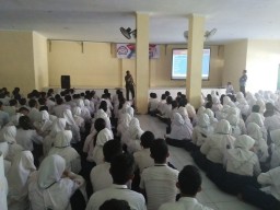 Danramil 02/Candi Tanamkan Cinta Tanah Air Untuk Membela Negara