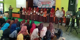 Cinta Tanah Air Indonesia, Babinsa 0816/17 berbagi ilmu tentang wawasan Kebangsaan dan Bela Negara