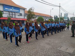 Babinsa Koramil 0816/18 Sedati Aktif Dalam Pelatihan PBB di SMK Senopati.