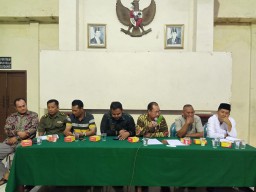 Babinsa koramil 0816/16 waru semangat membangun desa di wilayah kecamatan waru