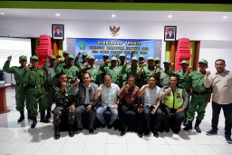 Babinsa Jabon melaksanakan Bimtek bersama Linmas Desa Tamabak Kalisogo.