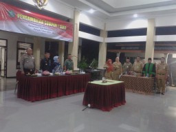 Babinsa 0816/11 Tarik menghadiri pelantikan BPD Desa Mindu Gading Tarik periode 2019-2025