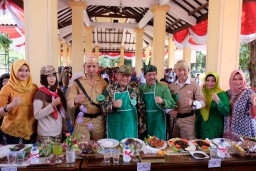Peringati HUT RI ke 74 Tahun 2019, Forkopimda Sidoarjo gelar lomba masak penyetan bandeng bakar