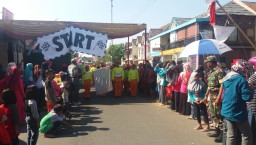 Forkopimka Tanggulangin Dan Para Guru Meriahkan Gerak Jalan HUT Rl KE 74
