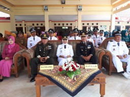 HUT RI ke 74, Forkopimka Prambon Bersama Elemen Masyarakat Gelar Upacara Bendera.