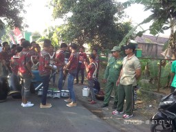 Koramil 0816/05 Tulangan ikut amankan karnaval Desa Kepunten Tulangan