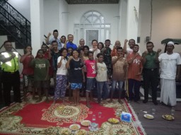 Babinsa Dan BatiTuud Koramil 0816/15 Sukodono Silaturrohim Ke Warga Papua