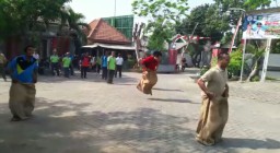 Meriahkan HUT Ke-74 RI, Anggota Koramil 0816/06 Tanggaulangin ikuti Lomba Balap Karung