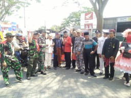 Babinsa 0816/01 Desa Suko Sidoarjo Pengamanan Pawai 17 Agustus 2019