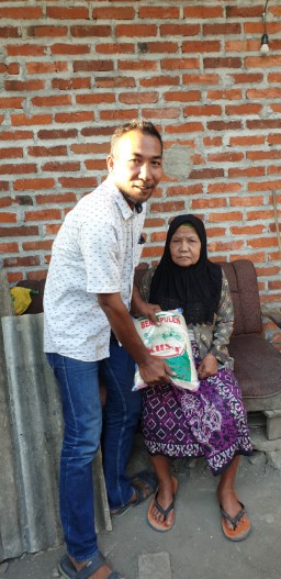 Bakti Sosial Kartar Semampir di Bulan Suro