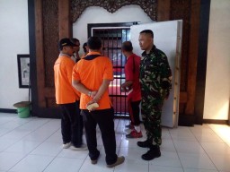Babinsa Koramil 0816/03 Buduran Komsos di Museum MPU Tantular